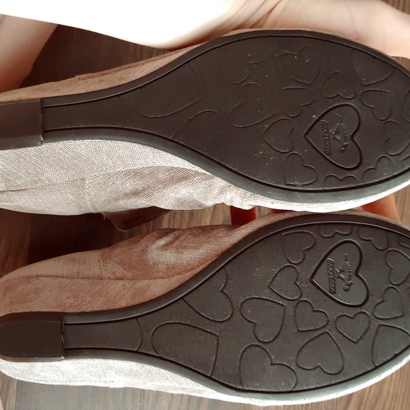 Rocket Dog Beige Corduroy Button up Wedge Boots - Picture 3 of 6